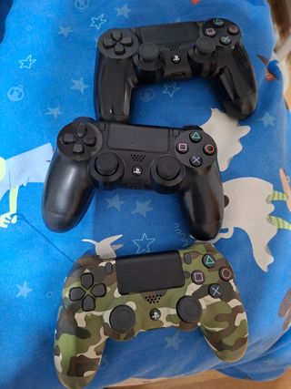 PS4 Slim + 3 mandos 10 juegos