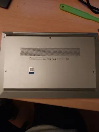 HP Elitebook 830 G8