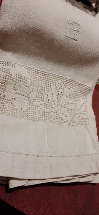 Asciugamano vintage monogramma LR + pizzo