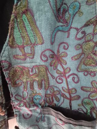 Chaleco bordado chica