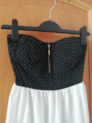 6 abiti taglia S (36) 6€ ciascuno, tutti per 30€