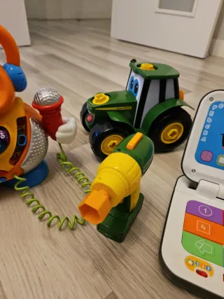 Pacchetto Giocattoli: Trattore, Portatile e Karaoke
