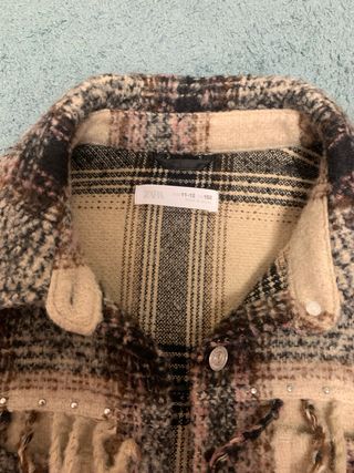 Chaqueta Zara cuadros flecos