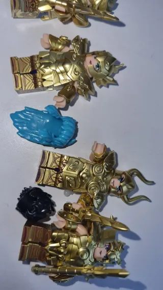 Figure Dorate Cavalieri dello Zodiaco