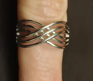 Anillo plata rodiada diseño entrelazado