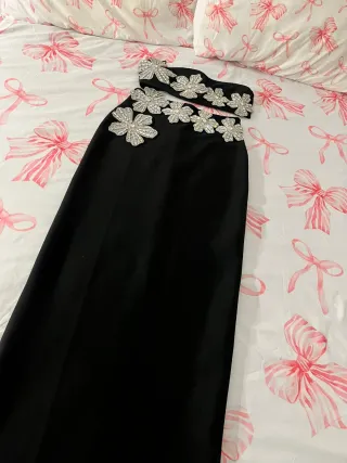 Conjunto top y falda pedrería