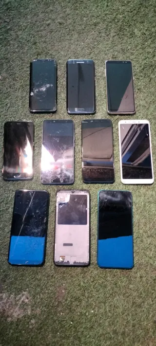 Móviles para piezas o para arreglar...10€ uno...