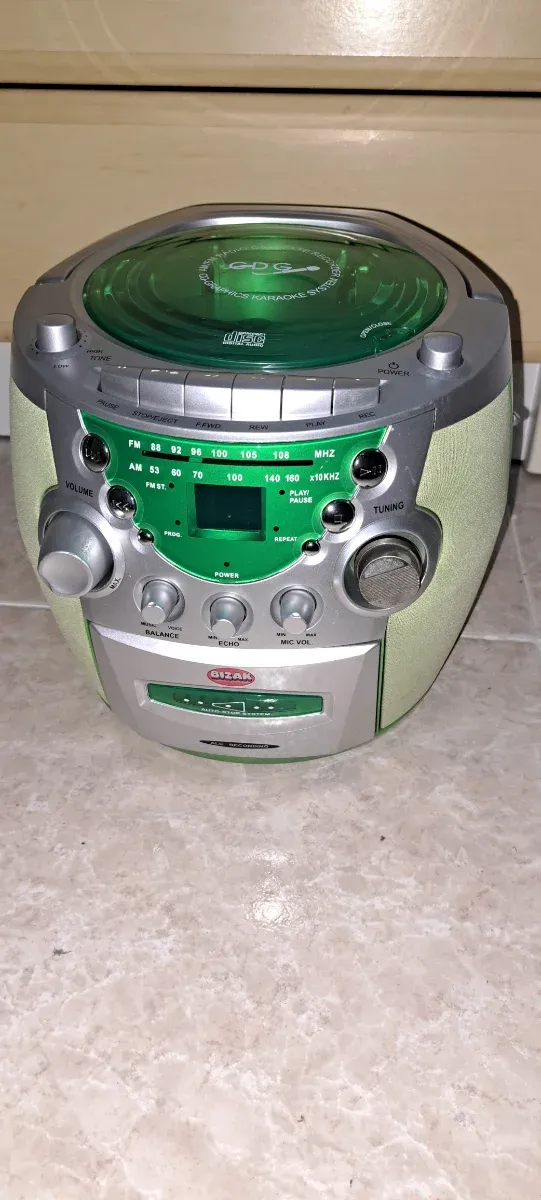 Reproductor cd y casette con karaoke