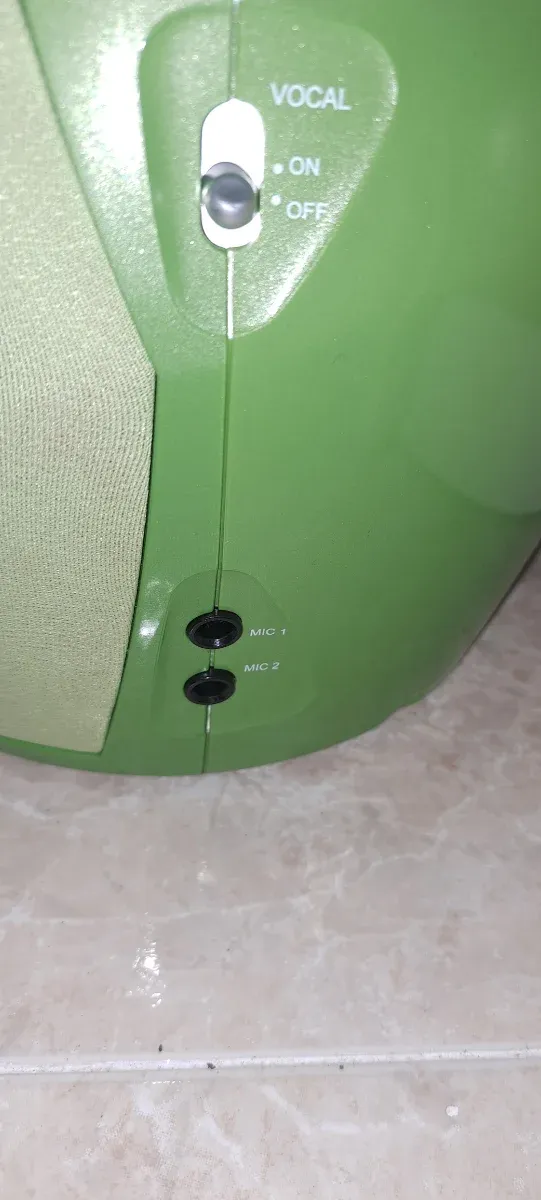 Reproductor cd y casette con karaoke