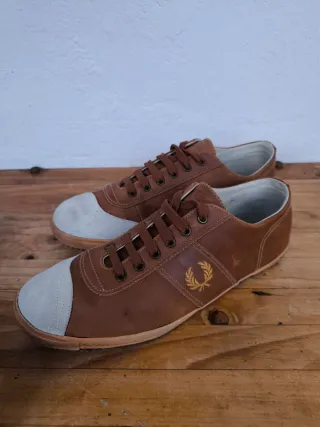 Zapatillas Fred Perry Piel Hombre Camel y beige