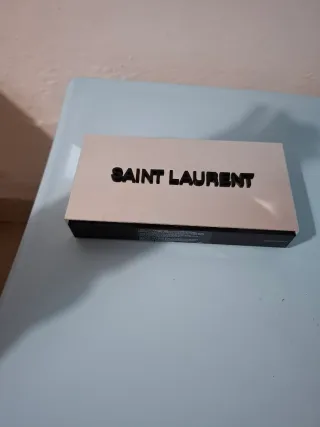Espositore Saint Laurent