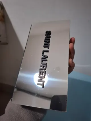 Espositore Saint Laurent