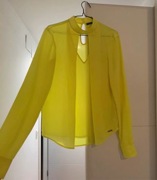 Blusa mujer amarilla sin etiqueta