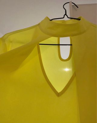 Blusa mujer amarilla sin etiqueta