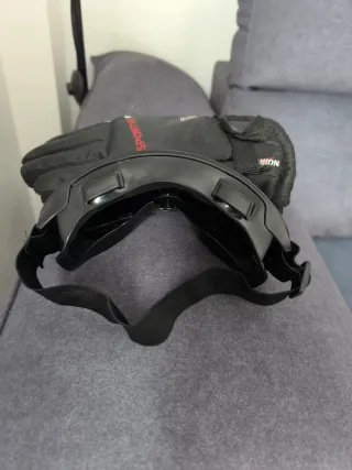 Gafas y guantes para nieve