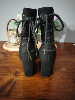 Stivaletti grigio scuro n. 38