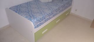 Cama 190x90 con 3 cajones muy amplios.