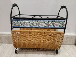 Portariviste in vimini e piastrelle multiuso, porta rotolo