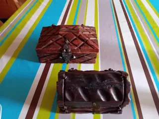 Coppia di bauli in legno e metallo vintage