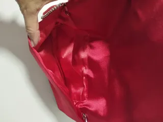 Bolso de fiesta rojo con pedrería