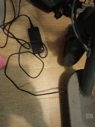 Patinete eléctrico negro