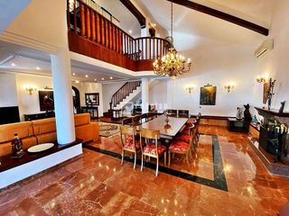 Chalet en alquiler en Pinares de San Antón en Málaga