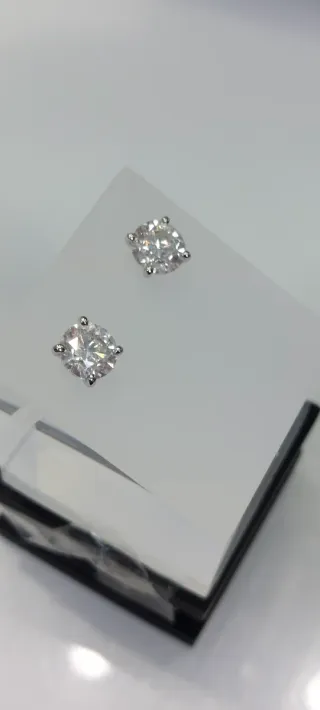 Dormilonas oro blanco y diamantes.  1.56Ct.