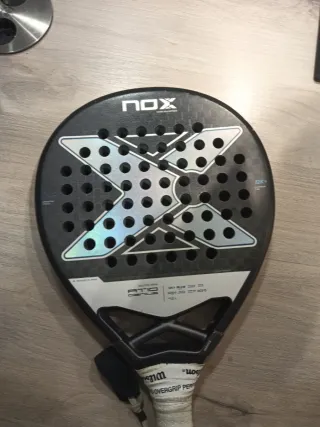 Pala de pádel Nox AT10 12K Rota