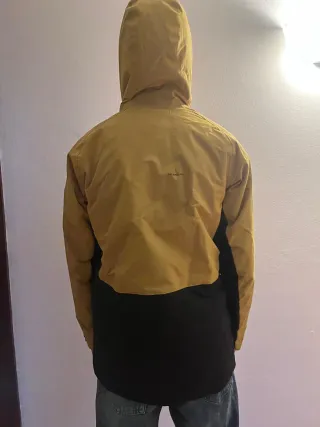 Giacca da snowboard gialla e nera