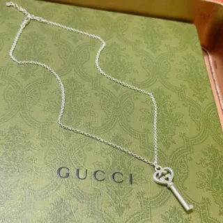 Collar Gucci Corazón Llave Plata