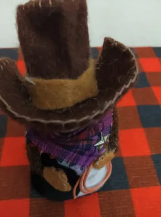 Gnomo Cowboy con cappello e corda