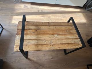 Mesa de centro de madera hecha a mano