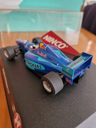 Scalextric Sauber Petronas C17 RedBull F1