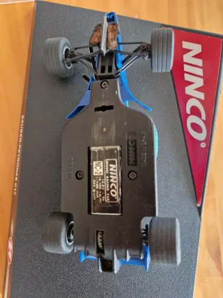 Scalextric Sauber Petronas C17 RedBull F1