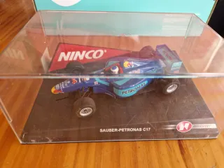 Scalextric Sauber Petronas C17 RedBull F1