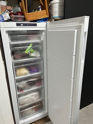 Congelatore verticale bianco