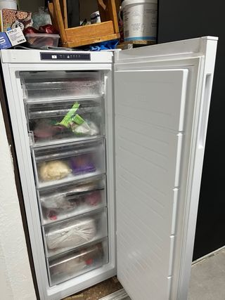 Congelatore verticale bianco