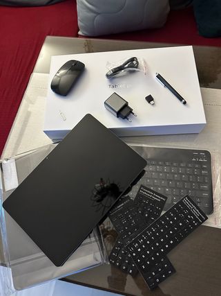 Tablet PC Negra con Accesorios