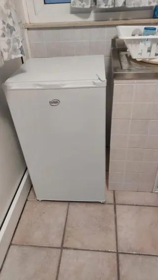 Congelatore verticale piccolo