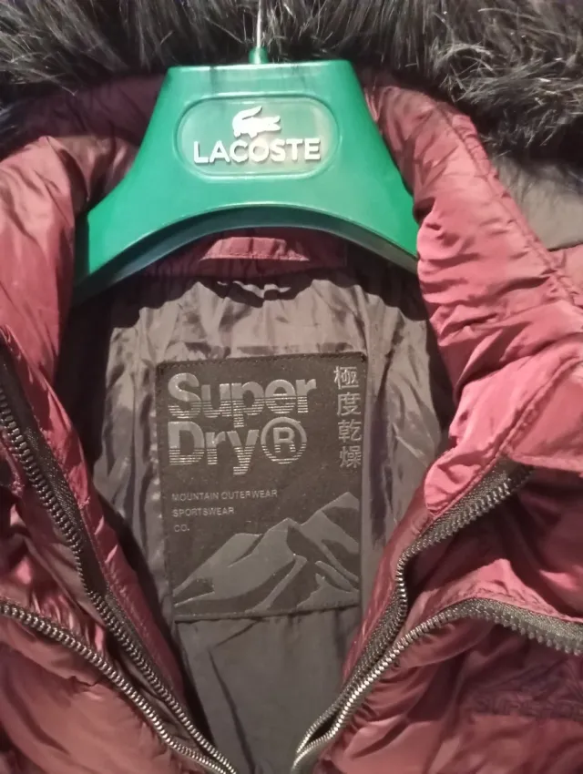 Chaqueta acolchada Superdry.