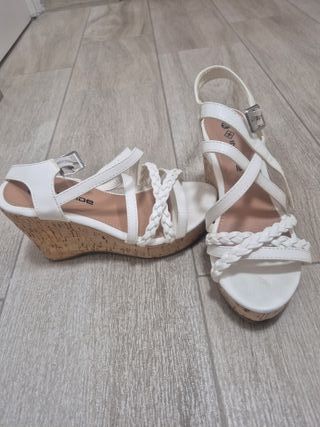 Sandalias cuña blancas trenzadas
