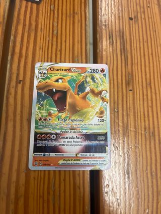 Carta Pokémon Charizard V ASTRO 018/172
