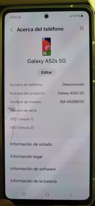 Samsung Galaxy A52s 5G con dettaglio schermo