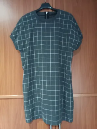 Vestido corto de cuadros gris