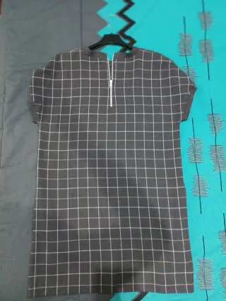 Vestido corto de cuadros gris