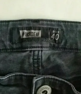 Vaqueros Inside Negros Desgastados