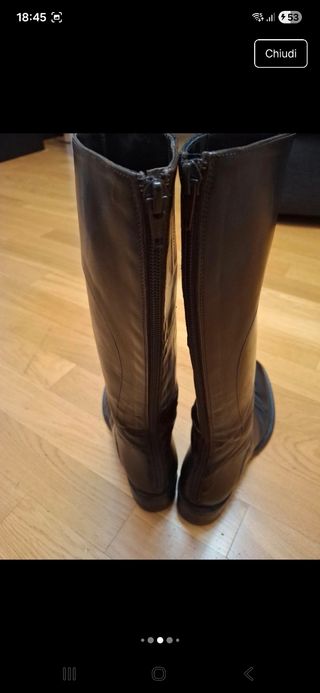 Stivali neri in pelle