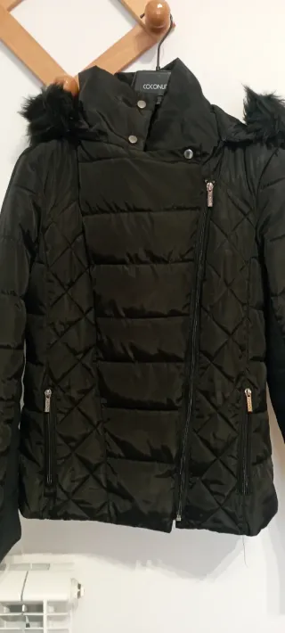 Piumino Coconuda nero con cappuccio