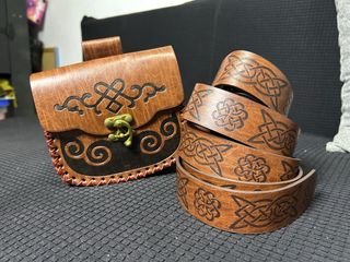 Bolso y cinturón estilo vikingo