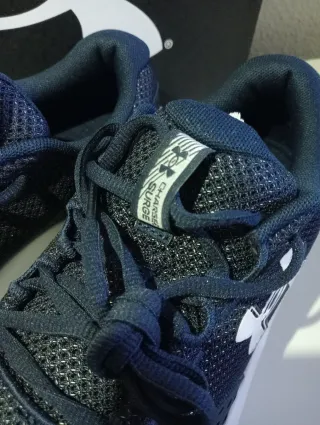 ESTRENA! Zapatillas Under Armour talla 41 Unisex